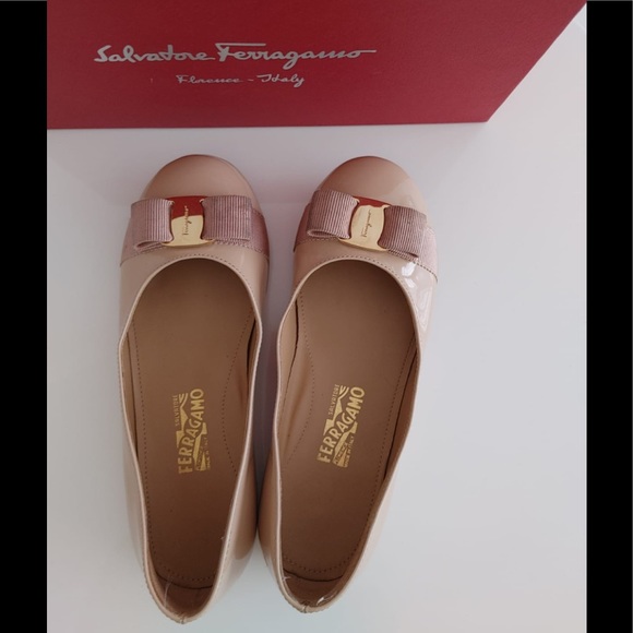 Kids Salvatore Ferragamo Beige Patent Varina Flats - Picture 3 of 4